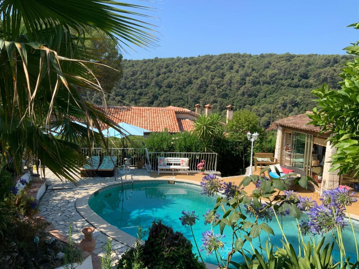 SUITE ROMANTIQUE et CHAMBRE BAROQUE à St Paul de Vence Esterno foto