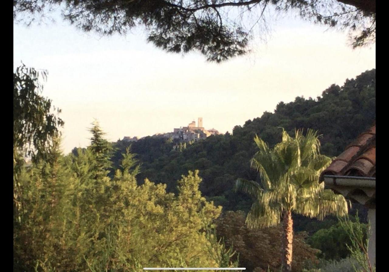 SUITE ROMANTIQUE et CHAMBRE BAROQUE à St Paul de Vence Esterno foto