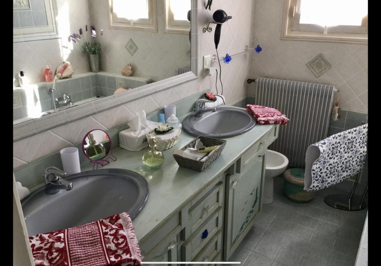SUITE ROMANTIQUE et CHAMBRE BAROQUE à St Paul de Vence Esterno foto