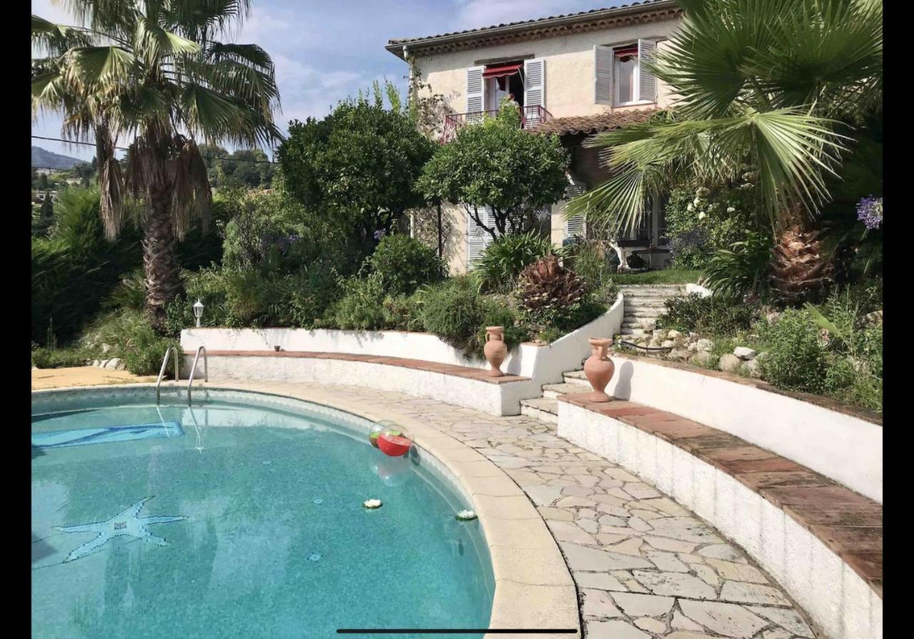 SUITE ROMANTIQUE et CHAMBRE BAROQUE à St Paul de Vence Esterno foto