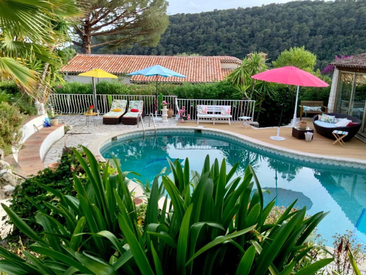 SUITE ROMANTIQUE et CHAMBRE BAROQUE à St Paul de Vence Esterno foto