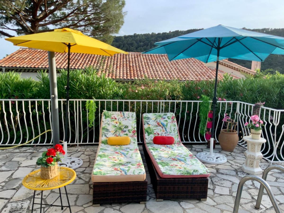 SUITE ROMANTIQUE et CHAMBRE BAROQUE à St Paul de Vence Esterno foto