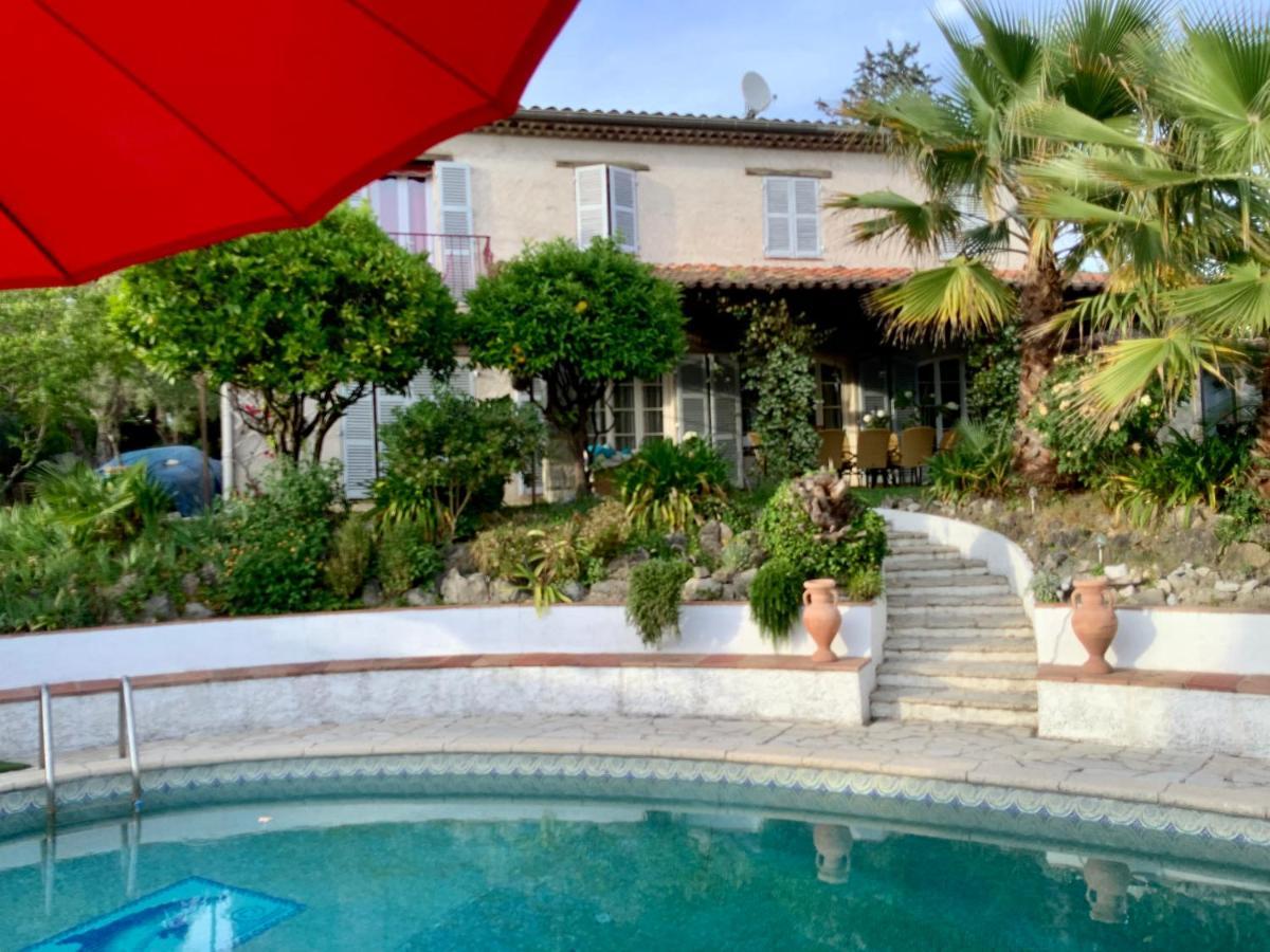 SUITE ROMANTIQUE et CHAMBRE BAROQUE à St Paul de Vence Esterno foto
