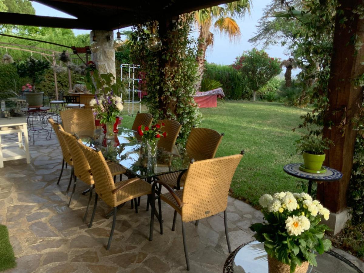 SUITE ROMANTIQUE et CHAMBRE BAROQUE à St Paul de Vence Esterno foto